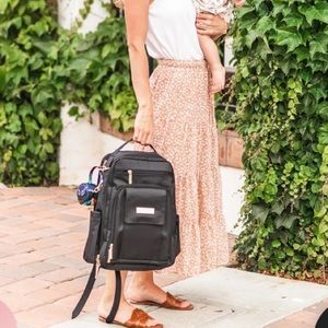 Jujube Be Right Back - The Monarch